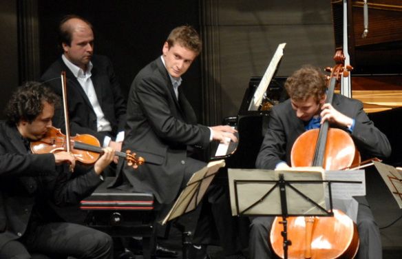 Christopher Schmitt durant un concert  FOTO: Cedida