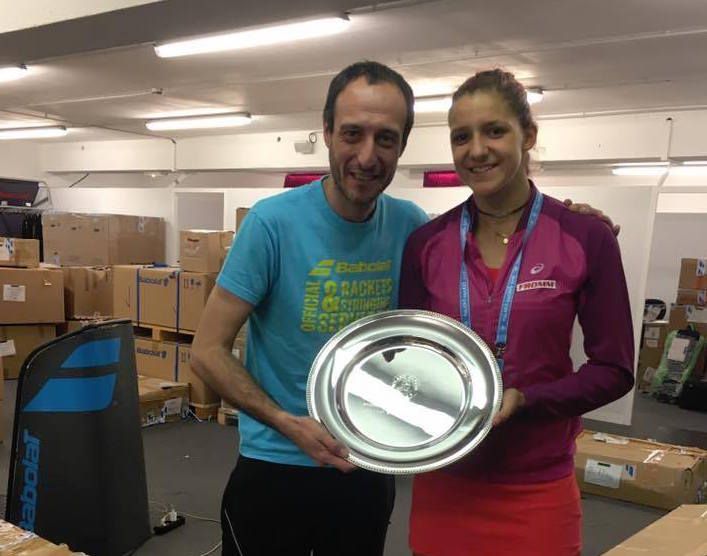 Rebeka Masárová juntament amb Xavi Segura, delegat de l'equip olímpic espanyol que anirà a Brazil FOTO: Cedida