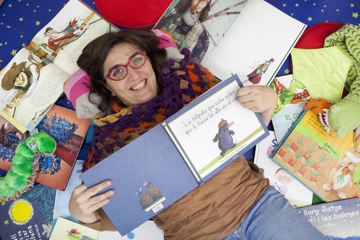 Eva Tataret és contacontes, gegantera, castellera i altres coses FOTO: Artur Ribera