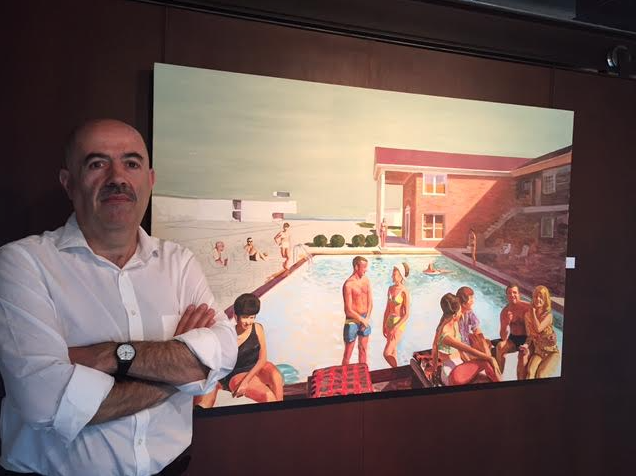 Jaume Roure al costat de la seva nova col·lecció 'Qualsevol semblança amb la realitat no és pura coincidència' FOTO: Sergi Baixas