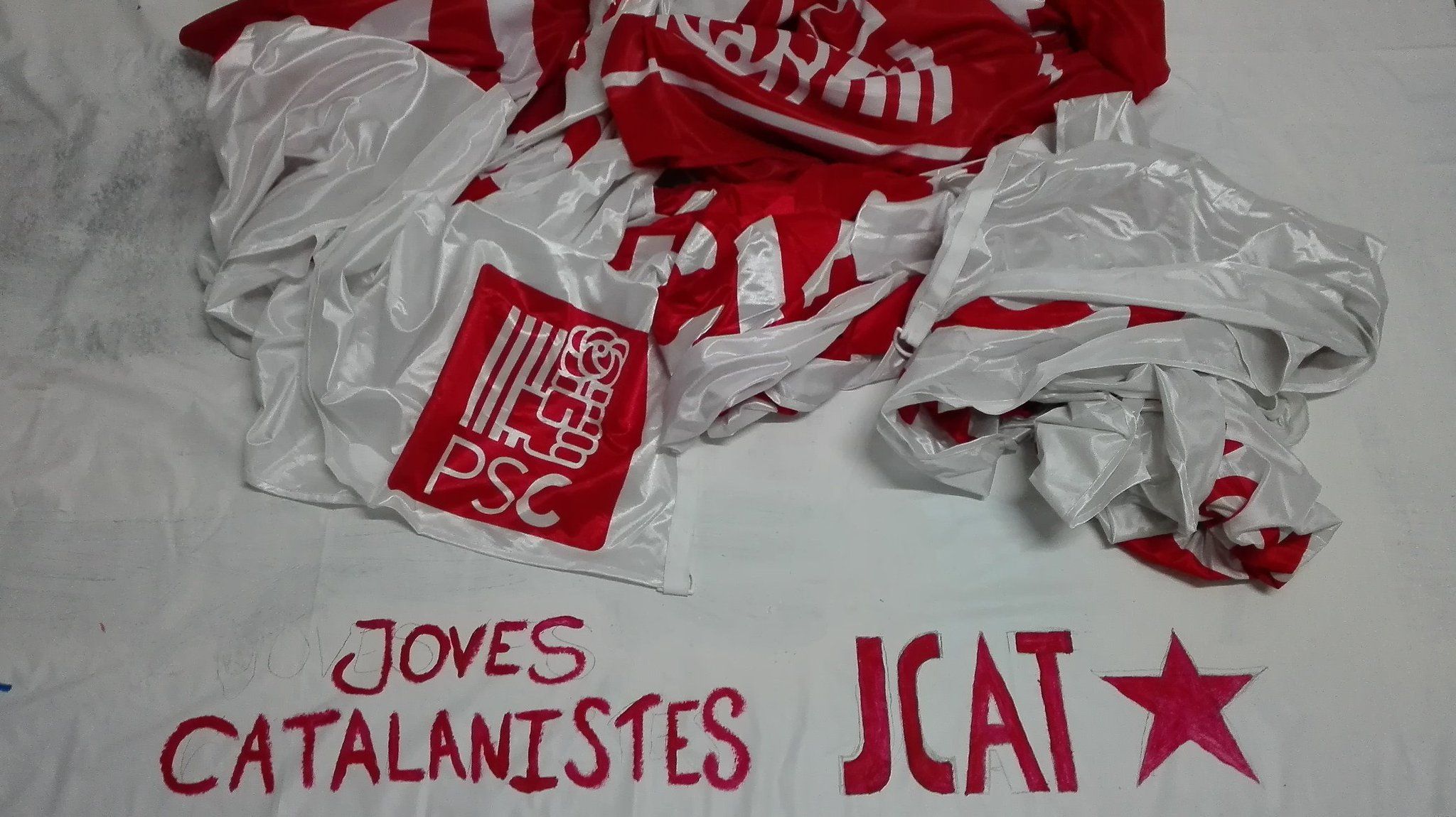 Imatge de cartells del PSC que ha publicat el compte de Twitter Joves Catalanistes