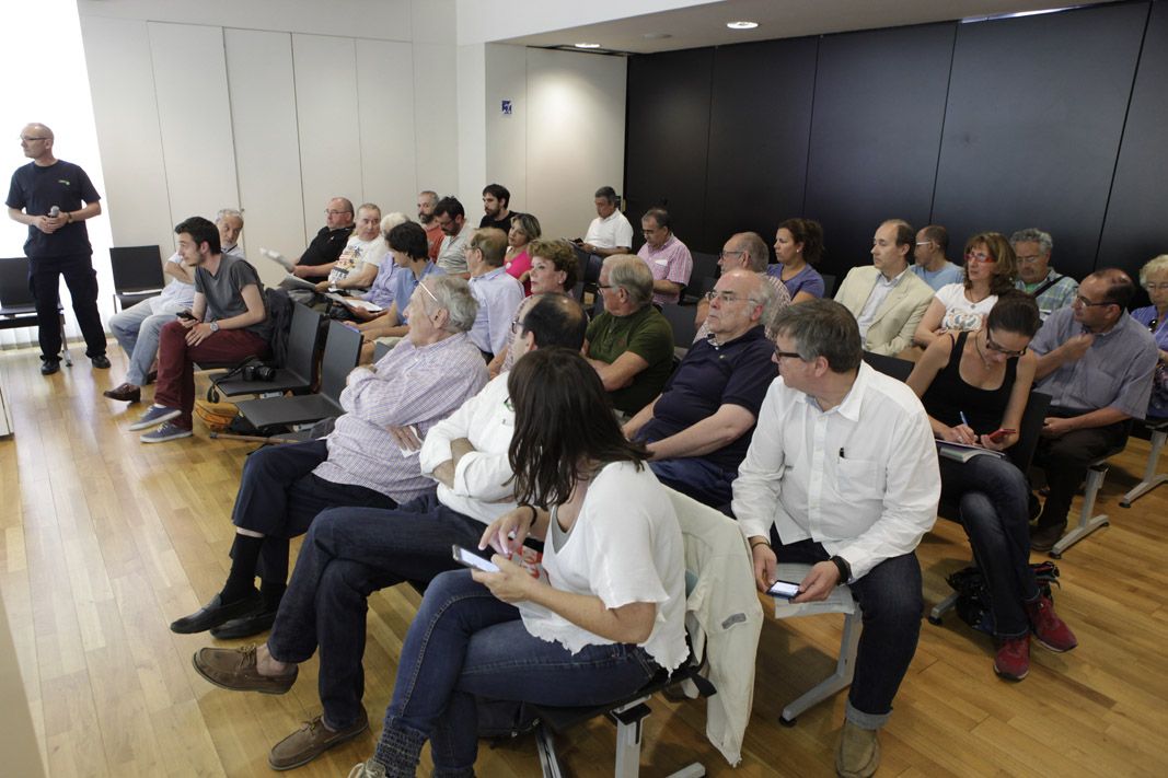 Moment de les intervencions ciutadanes  FOTO: Artur Ribera