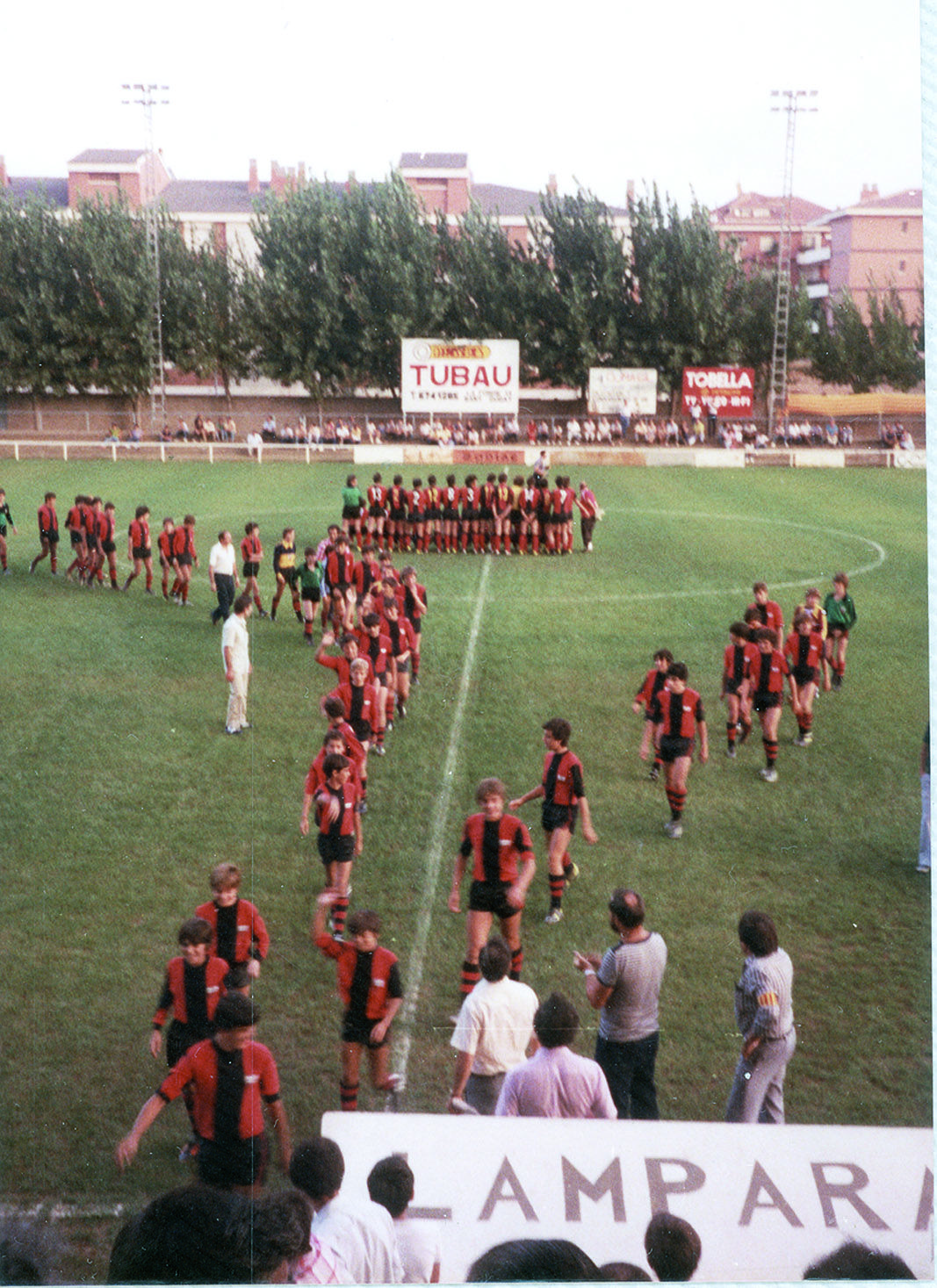 Presentació dels equips l'any 92. es va posar gespa per fer els entrenaments pel mundial d'aquell anyFOTO: Arxiu Pitu Musella