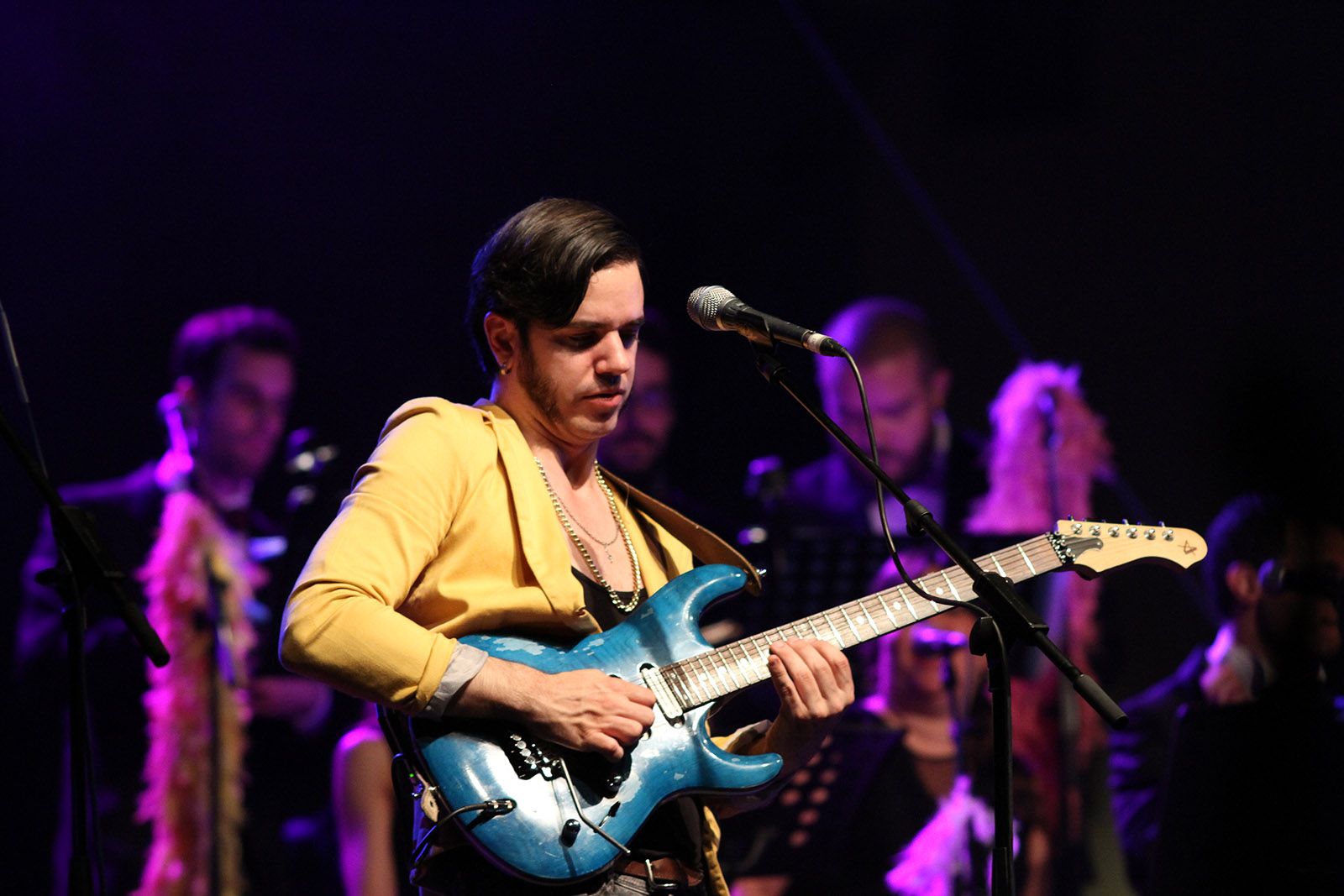 Arnau Tordera és el guitarrista i cantat de la banda 