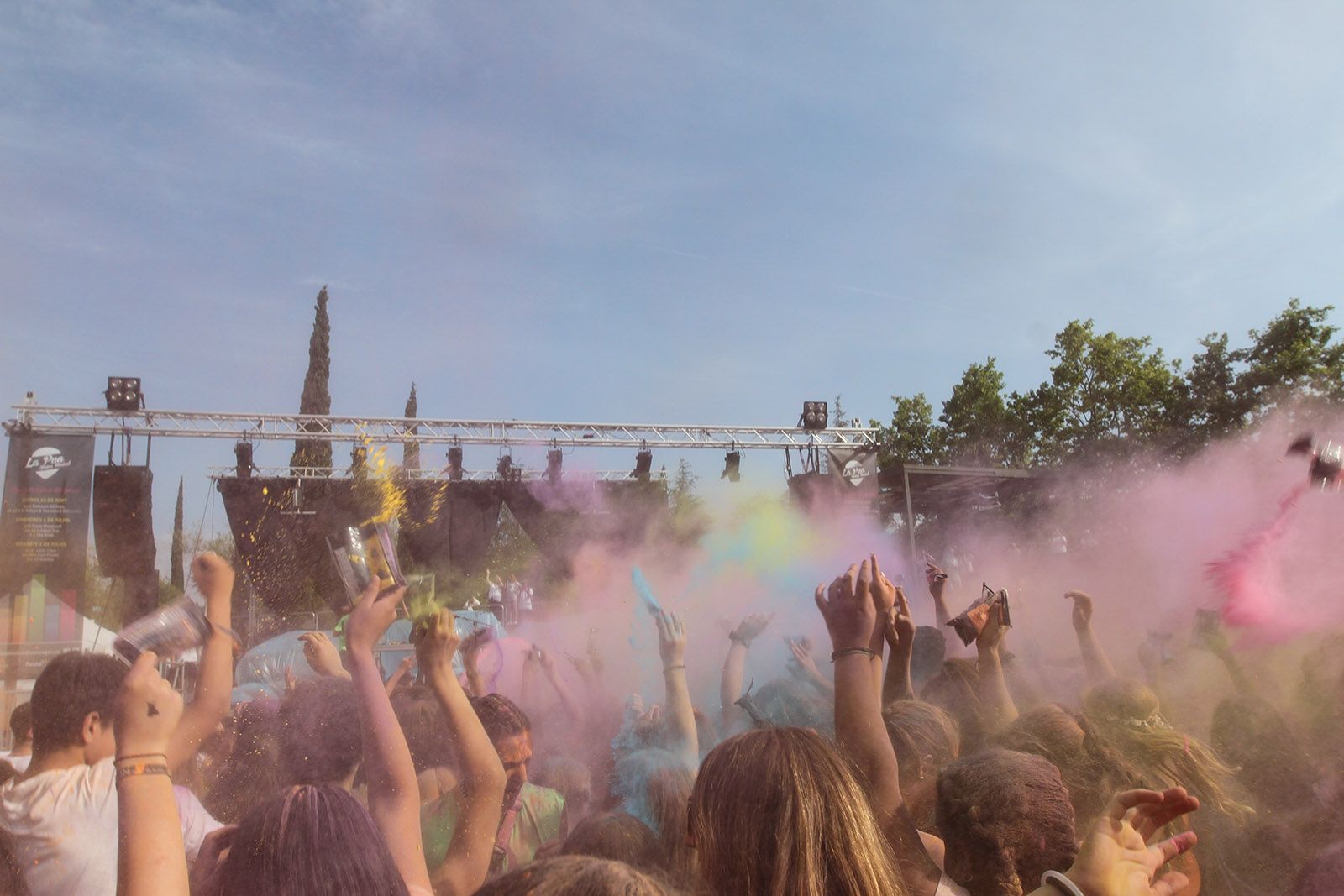 El Holi Festival omple de colors Sant Cugat 