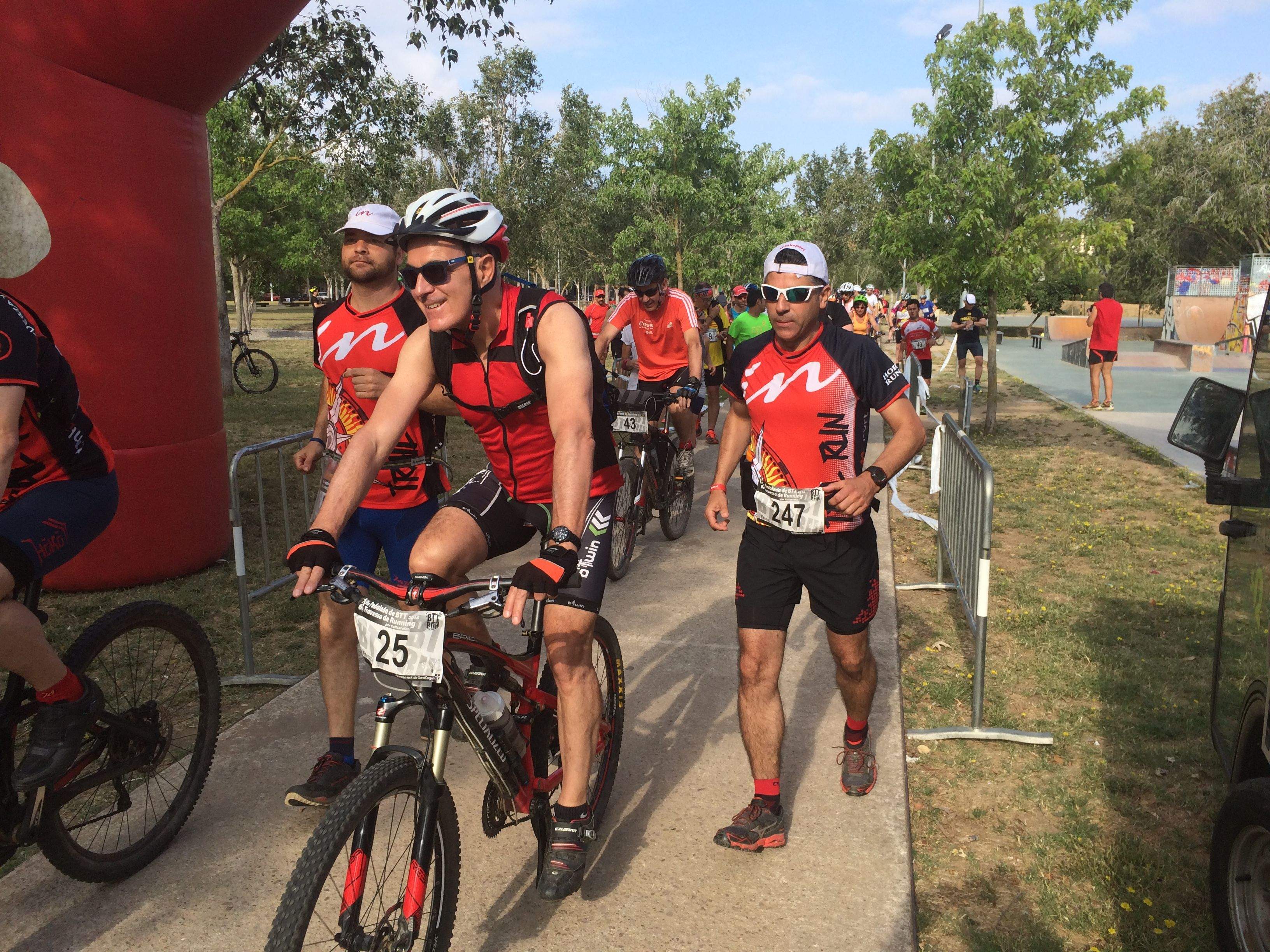 Sortida de la 19a Pedalada de BTT i la 6a Travessa de Running per Collserola de la Festa Major de Sant Cugat FOTO: Àlex López Puig