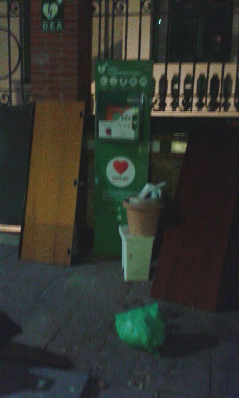 Deixalles al carrer cap de setmana del 16/17 de maig FOTO: M. Paños