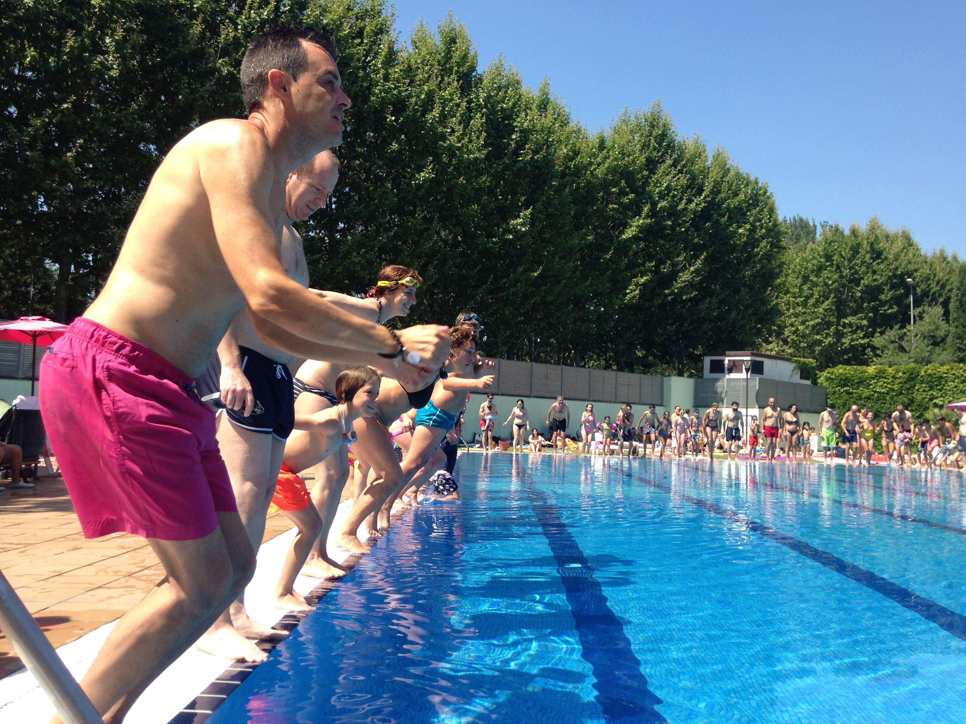 Moment previ al salt a l'aigua FOTO: Sergi Baixas 