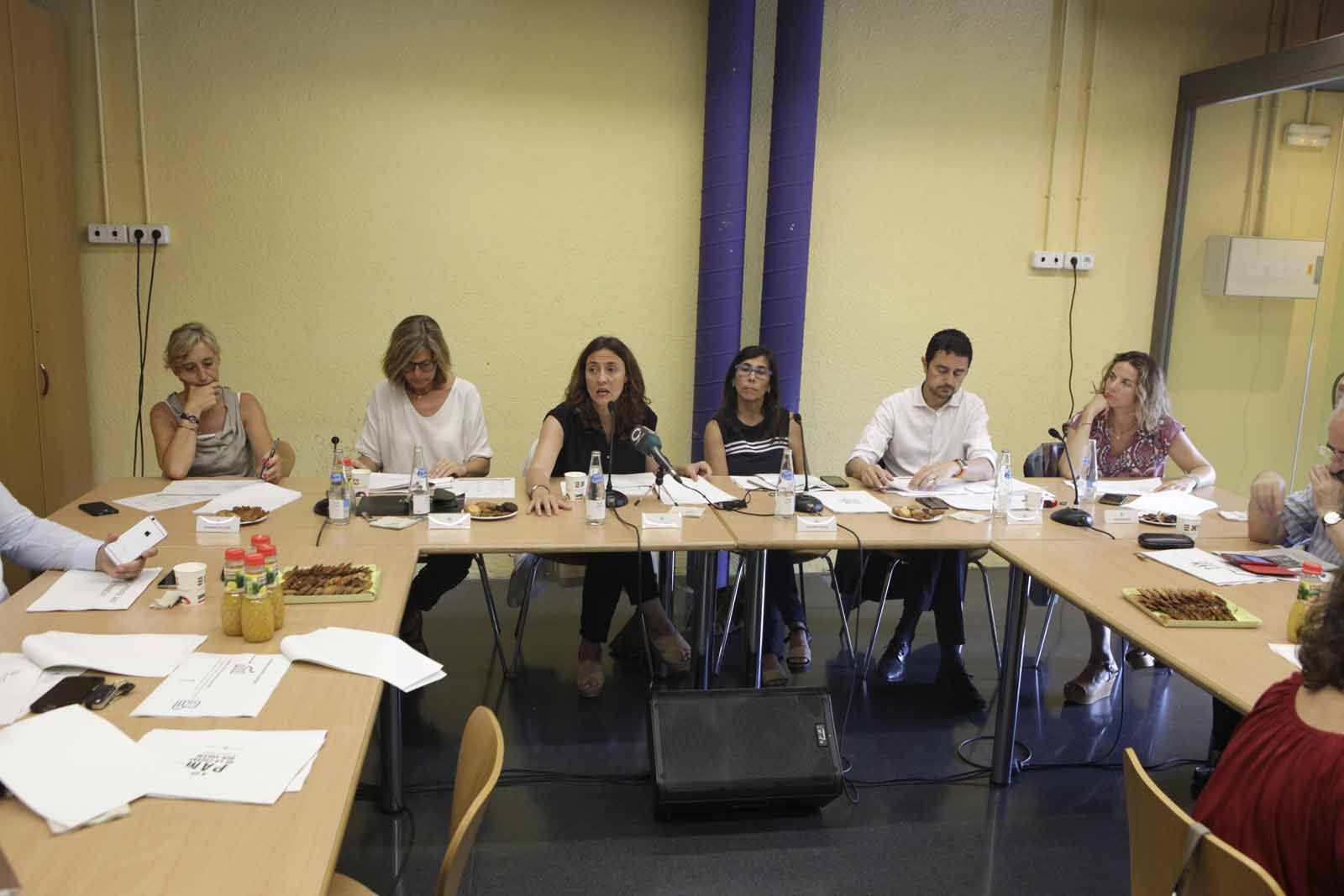 Conesa ha presentat les propostes amb els seus regidors, menys Carles Brugarolas  FOTO: Artur Ribera 