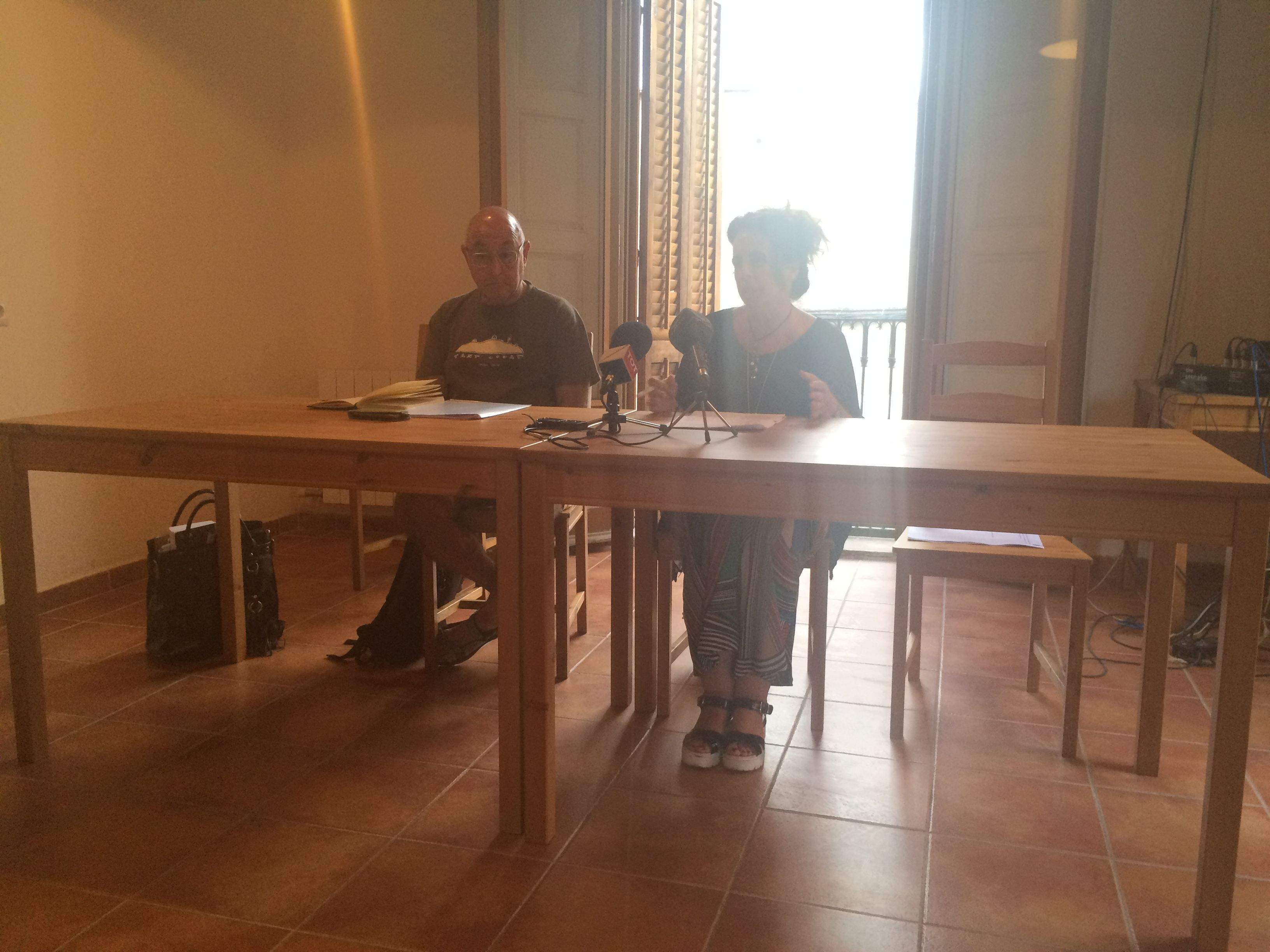 Robert Savé i Lourdes Llorente en la roda de premsa FOTO: À. L. P.