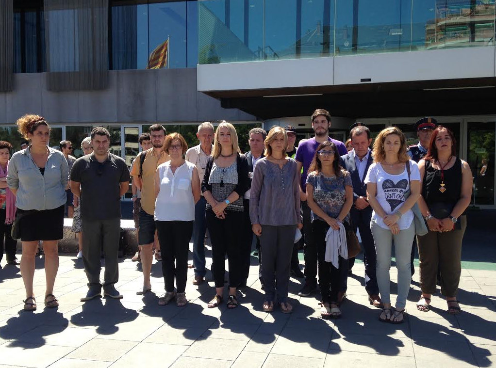 L'Ajuntament de Sant Cugat ha convocat a la ciutadania a les 12.00 h per guardar un minut de silenci per a les víctimes de Niça FOTO: Sergi Baixas