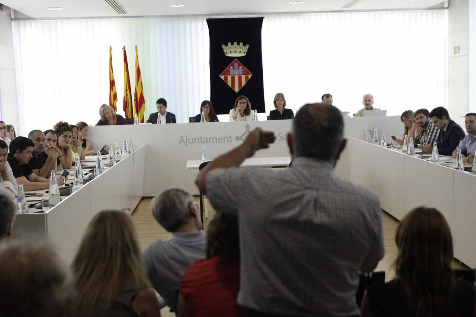 El torn de participació ciutadana ha durat una hora  FOTO: Artur Ribera