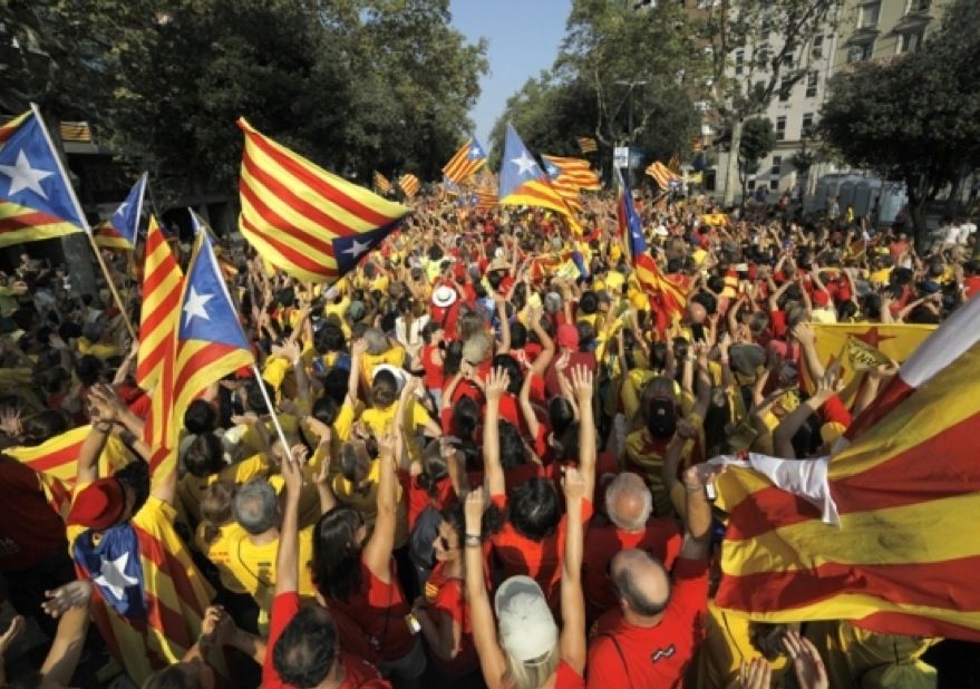 17:14 hores, el tram 23 dels santcugatencs durant la Diada de 2015  FOTO: Artur Ribera