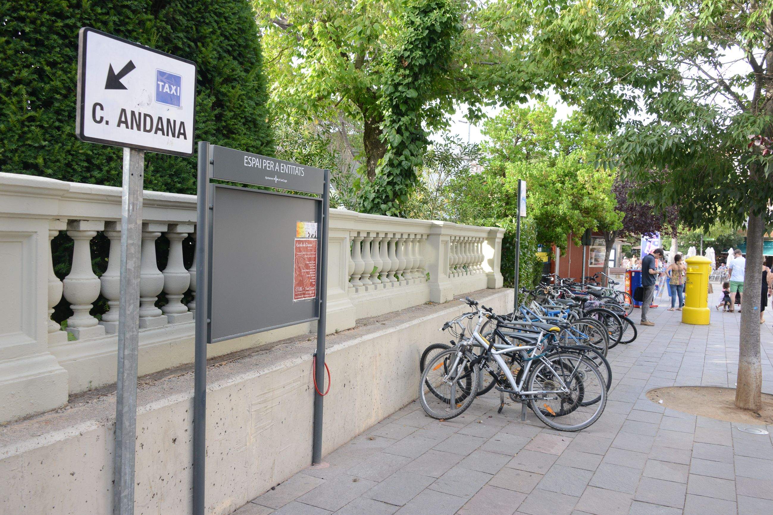 Plafó informatiu instal·lat a l’estació de Sant Cugat dels FGC FOTO: Cedida