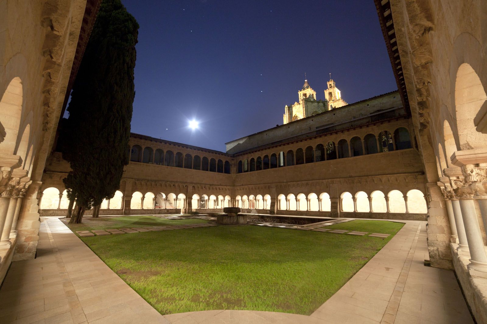 Imatge del Claustre del Monestir FOTO: Arxiu 