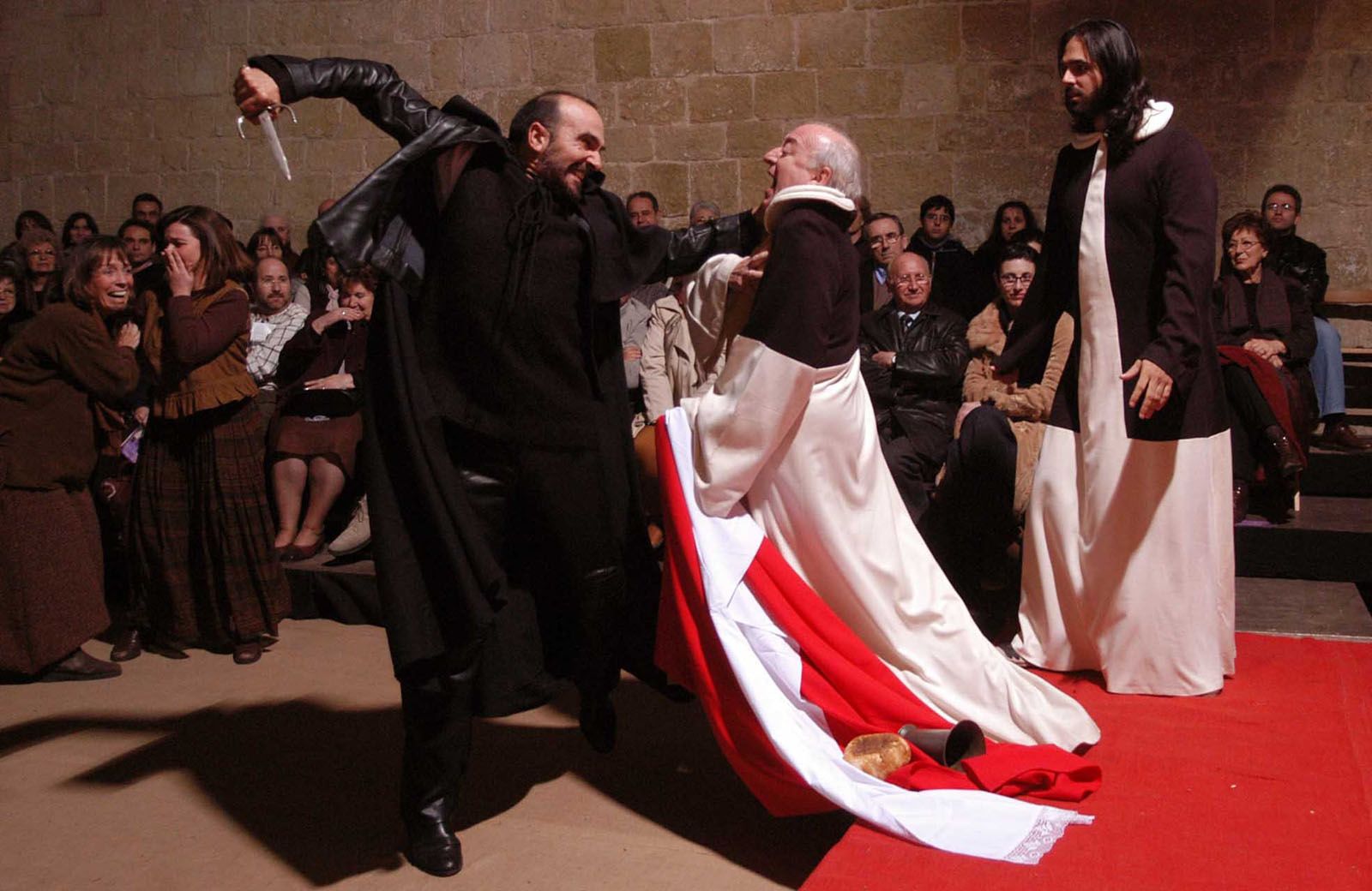 'Pedra i sang' representa cada Nadal l'assassinat de l'abat Biure a mans de Berenguer de Saltells FOTO: Mané Espinosa