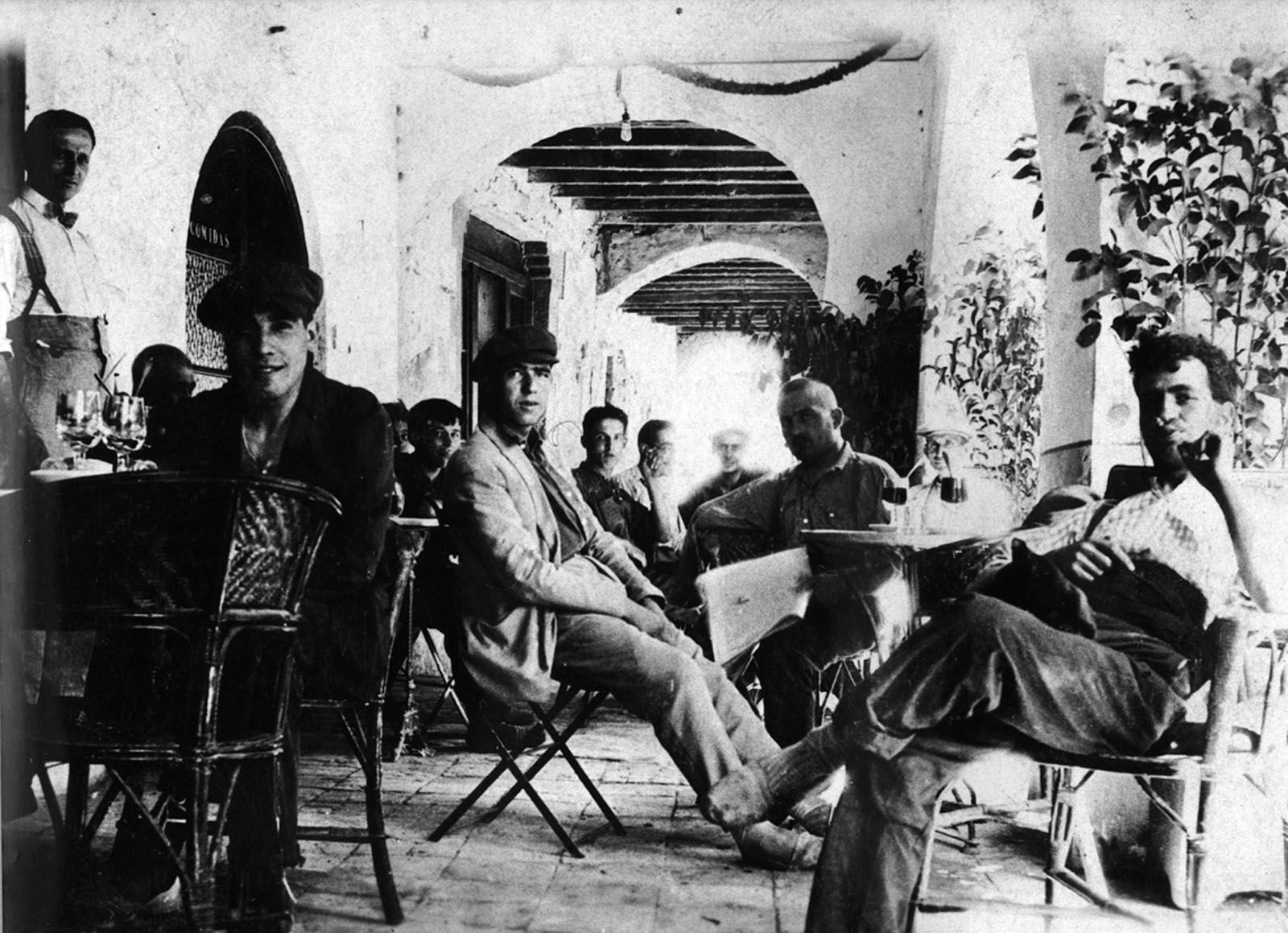 Fonda de Cal Garriga a les voltes del carrer Major (Arxiu)