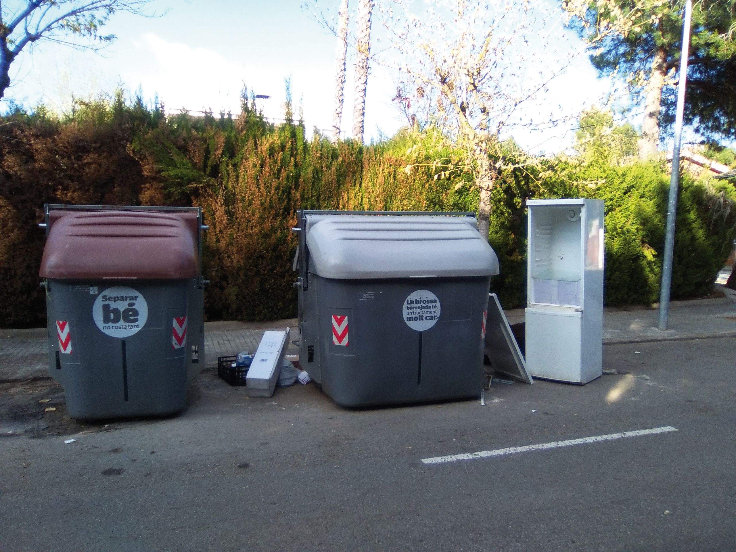 Foto: Carlos Gavaldá   contenidors 