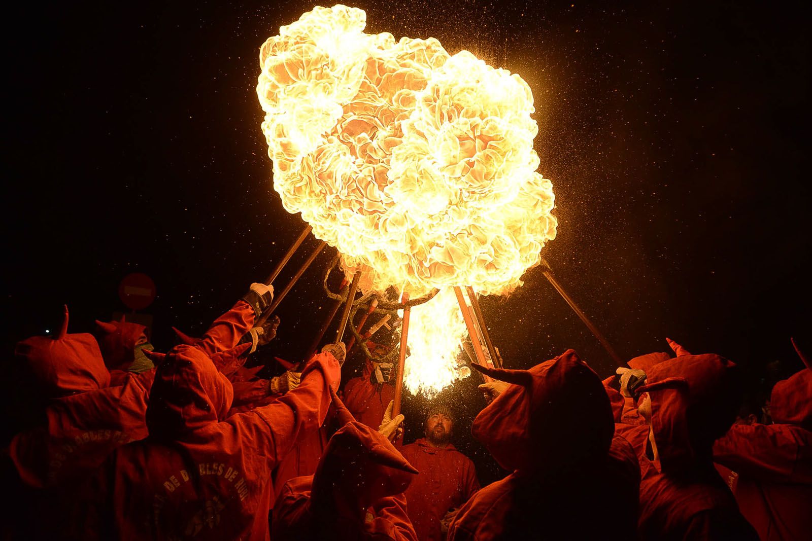 Jordi Garcia  “M’agrada per la barreja de dues coses que m’agraden: el foc i la cultura popular. Festa Major de Rubí 2015”.