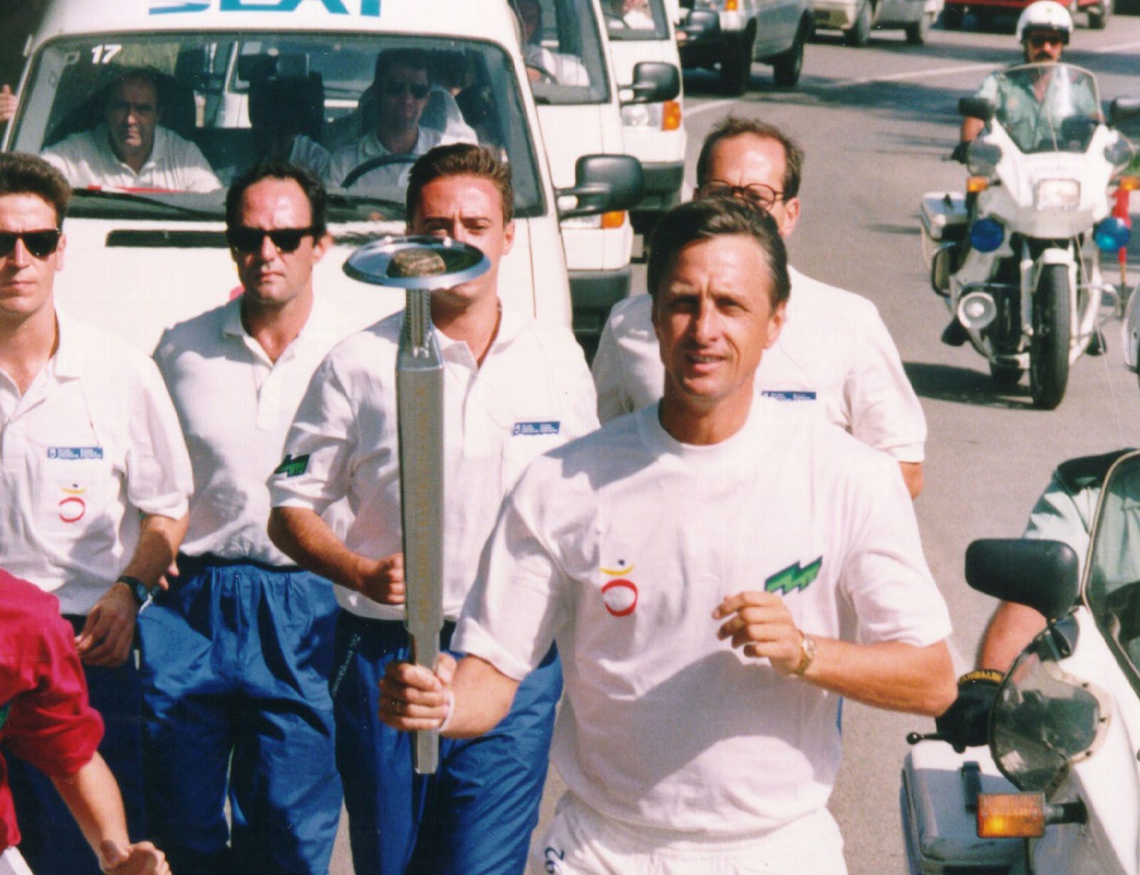 Johan Cruyff també va ser portador de la torxa. Cruyff era entrenador del FC Barcelona. FOTO: Cedida