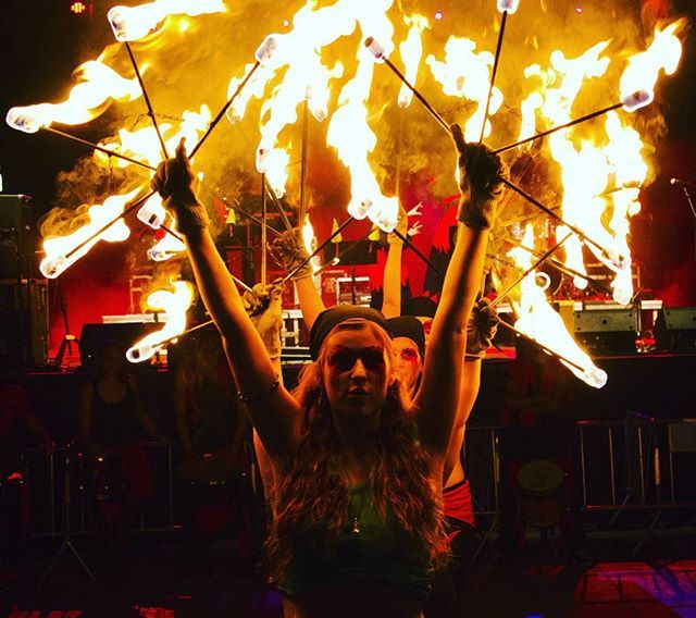 @hiniesta92   Fire dance. Plaça d'Octavia