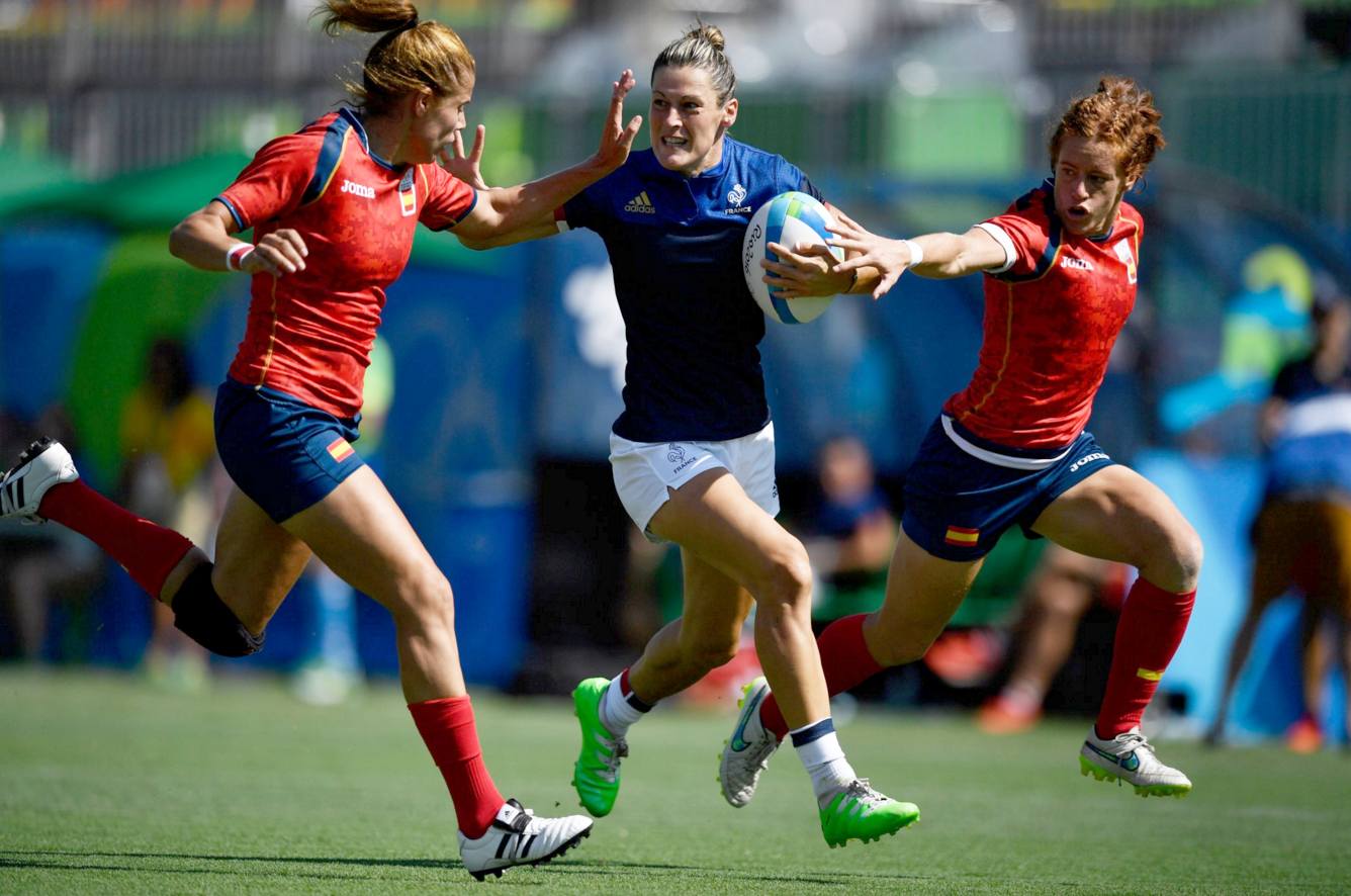 Bàrbara Pla, a la dreta, en el partit contra França FOTO: Federació Espanyola de Rugby