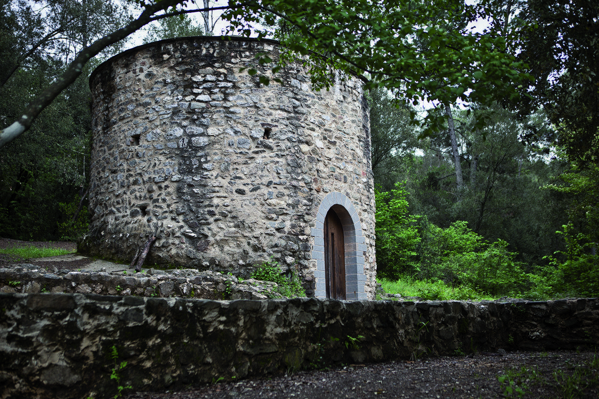 L’ermita de Sant Adjutori es troba a mig camí entre Can Borrell i l’ermita de Sant Medir FOTO: Artur Ribera