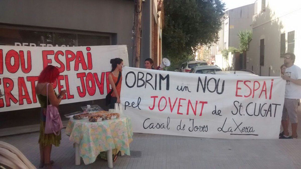 El col·lectiu denuncia la falta d'espais per a joves a Sant Cugat FOTO: @la_xesca