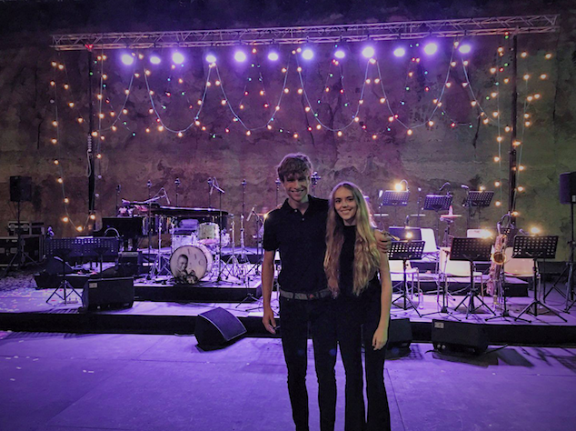 Dos alumnes de la primera promoció d’ESART a ‘Nit de  Musicals’ (Grec 2016) FOTO: Cedida 