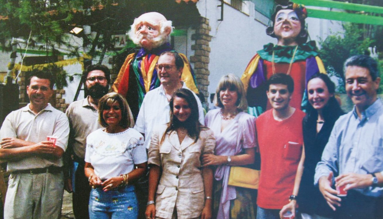 Acte d’apadrinament dels gegants de Bellaterra, Domènec i Martineta (1990) FOTO: Bellaterra 1930 – 1975. Crònica 75 anys, Ignasi Roda