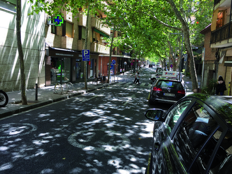 Pas de zebra a l'alçada de la farmacia de l'av. Lluís Companys