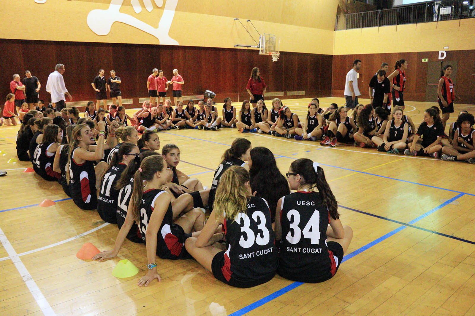 Presentació dels equips de bàsquet i tennis de taula de la UESC Foto: Lali Álvarez