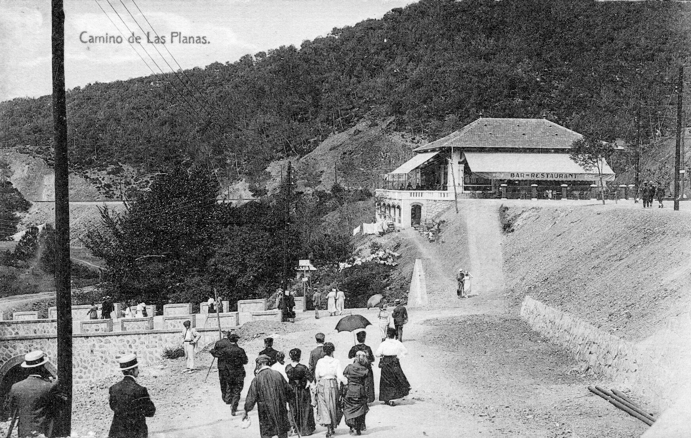 L’hotel restaurant l’Elèctric de les Planes als anys deu FOTO: Fotografia Castellà. Fons Josep M. Casas Eroles.