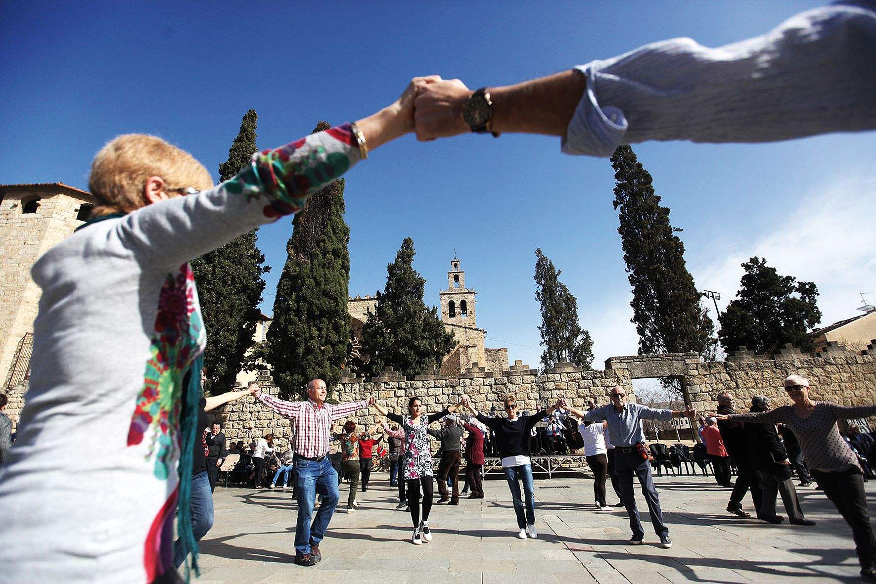 Sardanes, a la portada del TOT