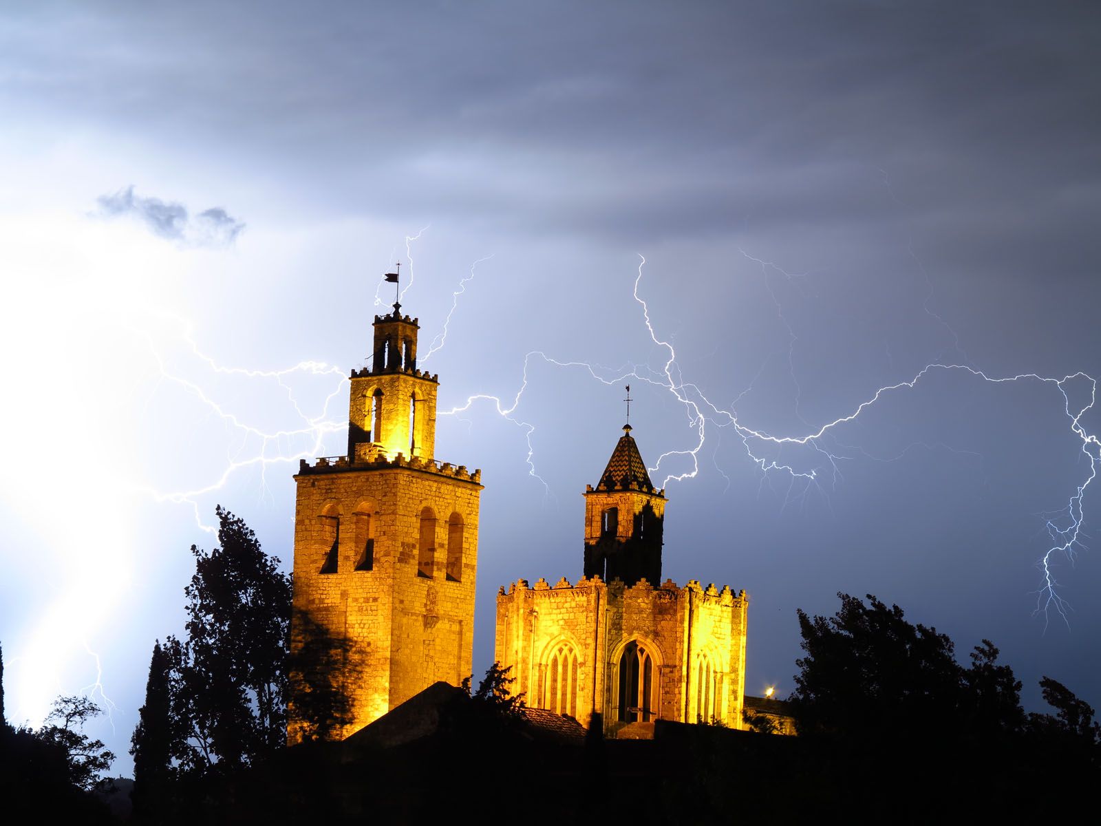 Marc Vivet Tañà - El monestir retrona!