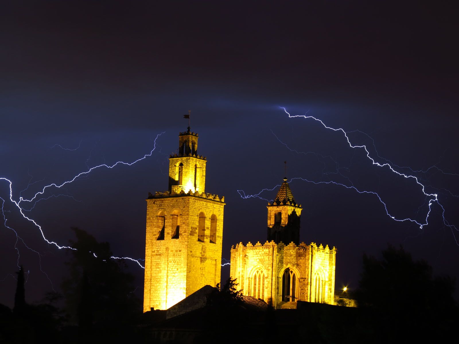 Marc Vivet Tañà - Llams i trons!