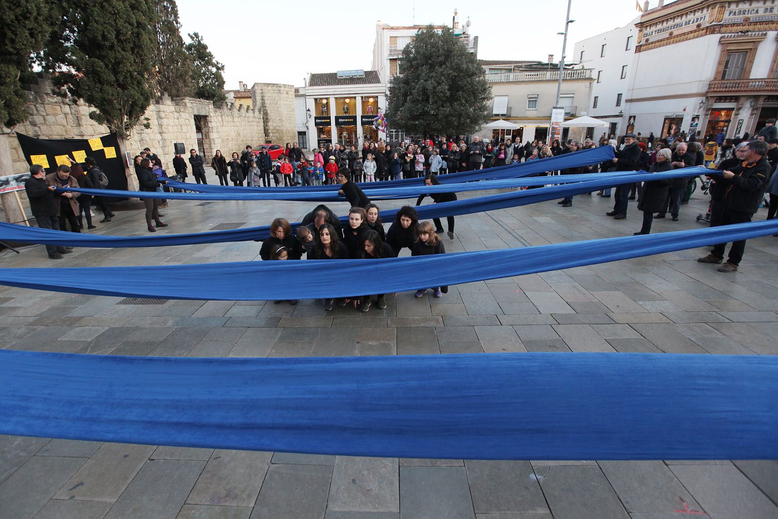 El passat mes de març, Sant Cugat ja va mostrar el seu suport als refugiats amb un acte a la plaça d'Octavià FOTO: Lali Puig 