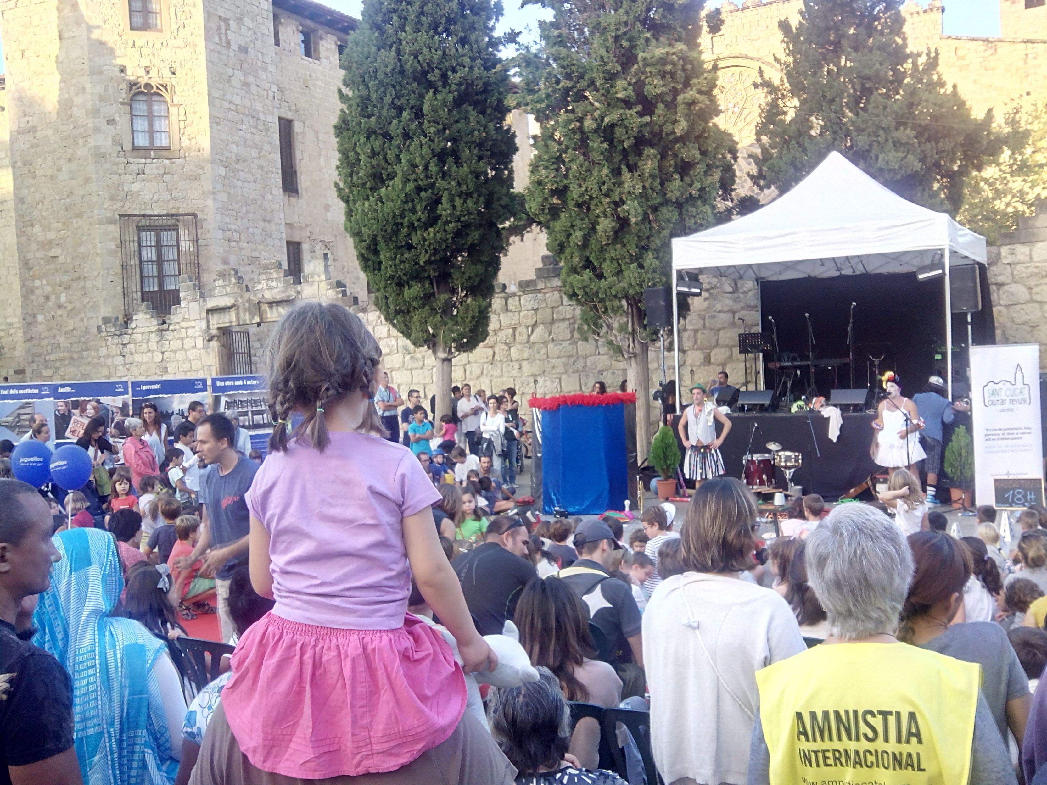 Centenars de persones s'han sumat a la crida per la pau a Sant Cugat FOTO: TOT Sant Cugat