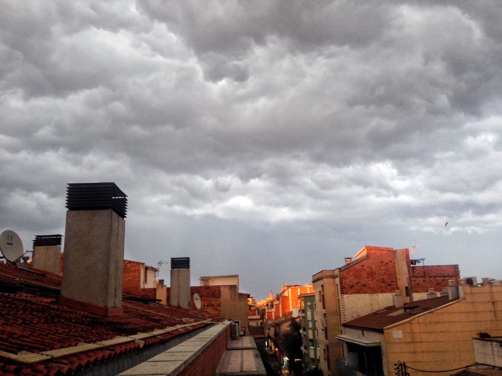 Sol i núvols al llarg de la setmana FOTO: Artur Ribera 