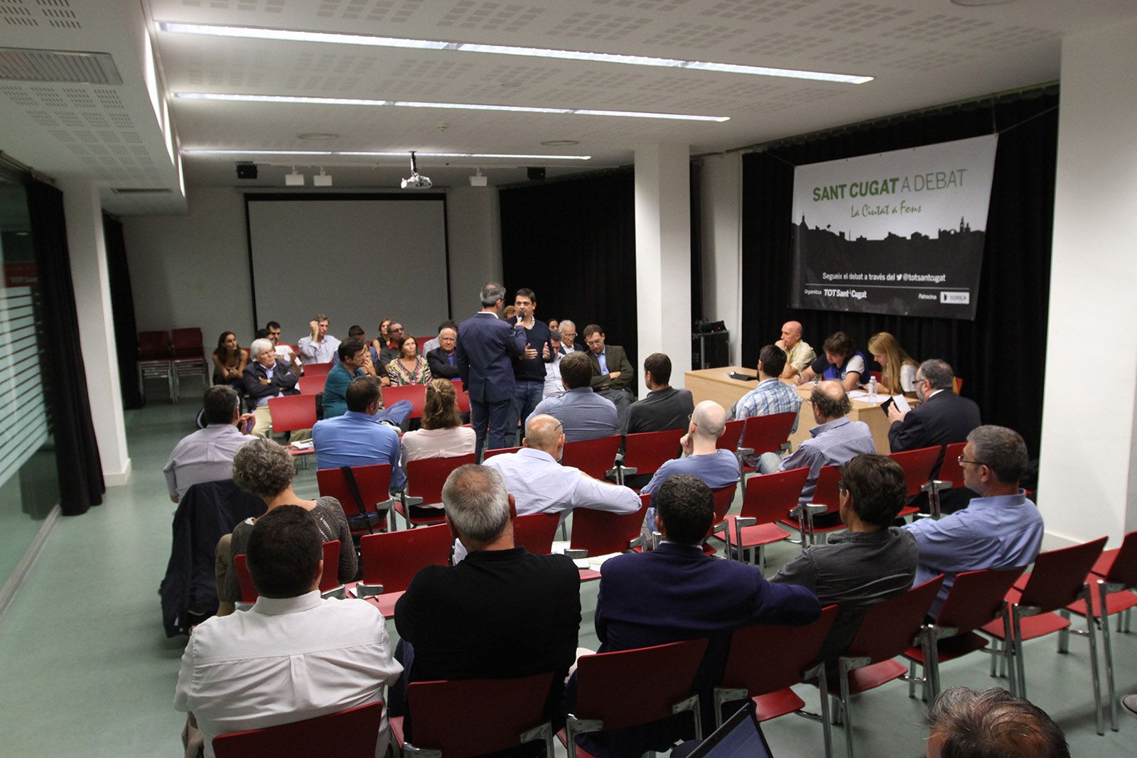 Al debat sobre l'esport de Sant Cugat hi han participat més d'una quarantena de persones. FOTO: Haidy Blanch