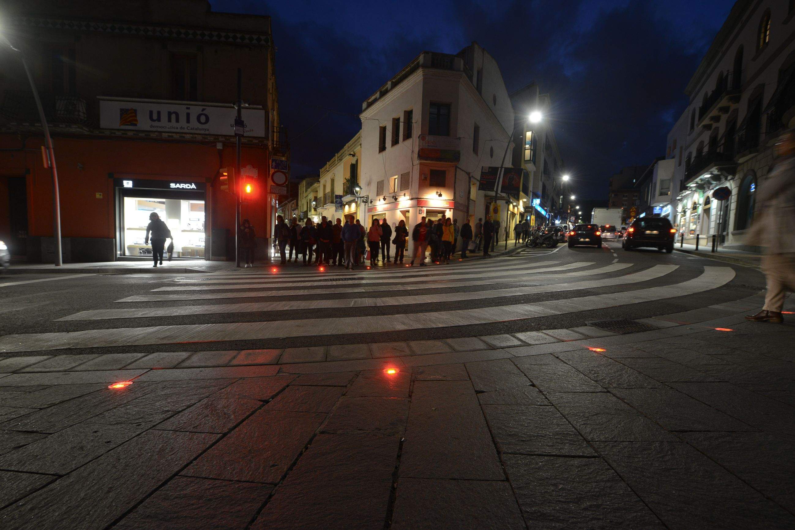 Imatge del semàfor a terra a la plaça dels Quatre Cantons de Sant Cugat FOTO: Localpres
