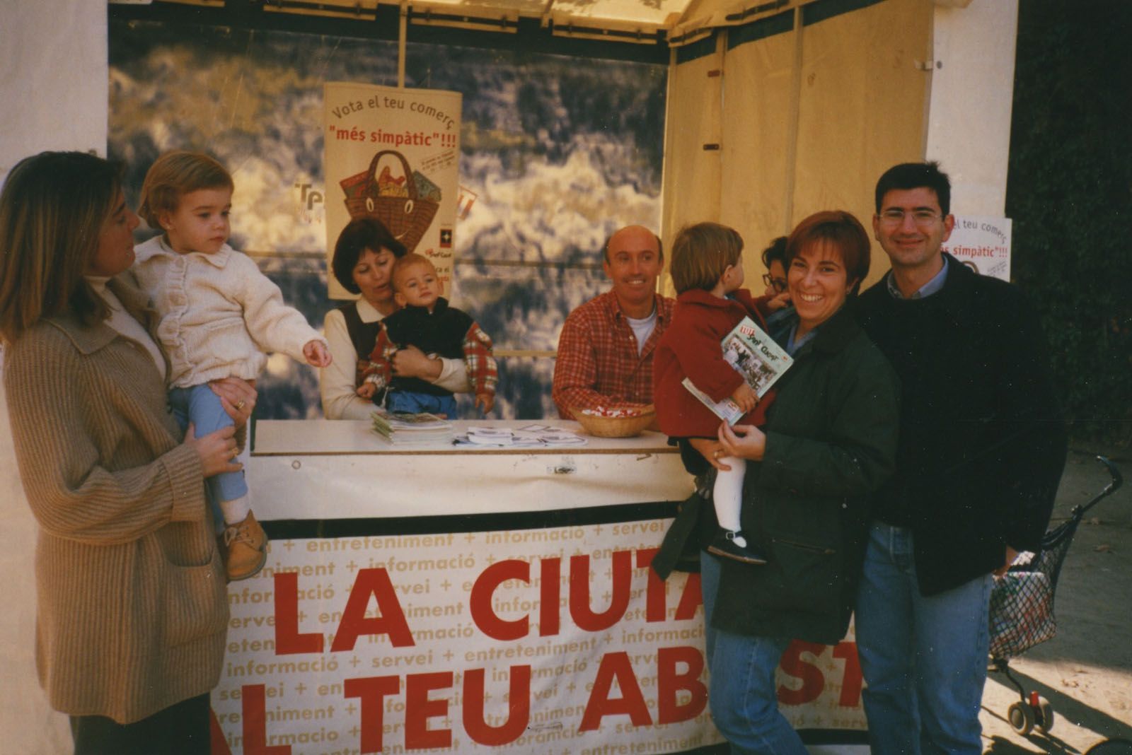 L'Estand del TOT Sant Cugat, sempre present, 1998. FOTO: Mané Espinosa