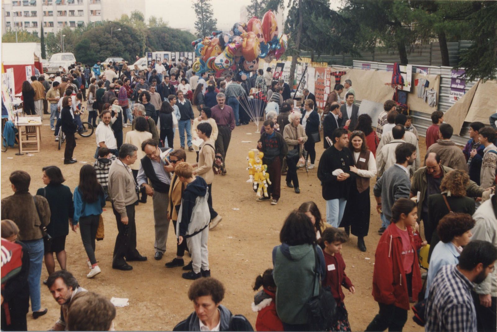Activitat celebrada als jardins del Monestir, 1995. FOTO: Mané Espinosa