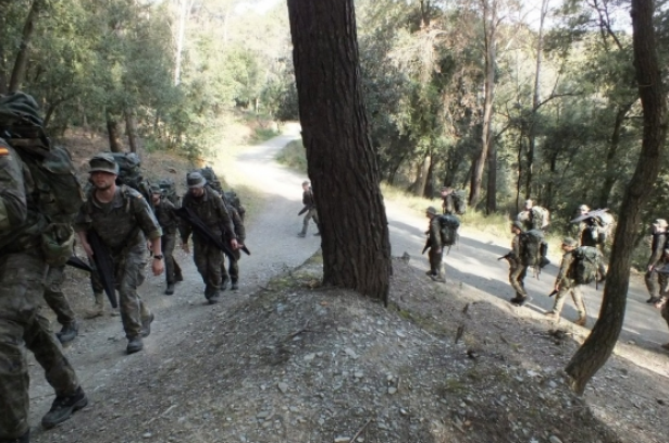  El Ministeri de Defensa va publicar aquesta imatges de militars realitzant maniobres per Collserola el setembre de 2016 FOTO: Ministerio de Defensa 