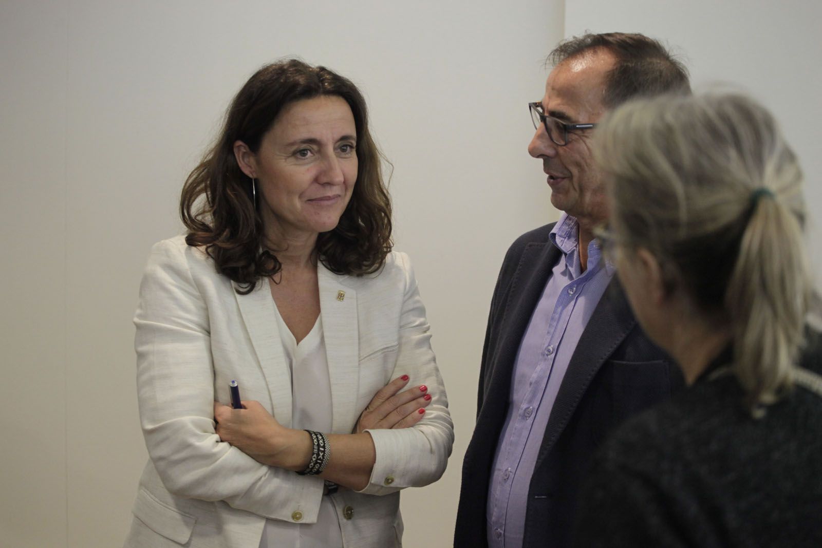 Conesa (Convergència) parlant amb Carrasco (Hospital General de Cataluyna)