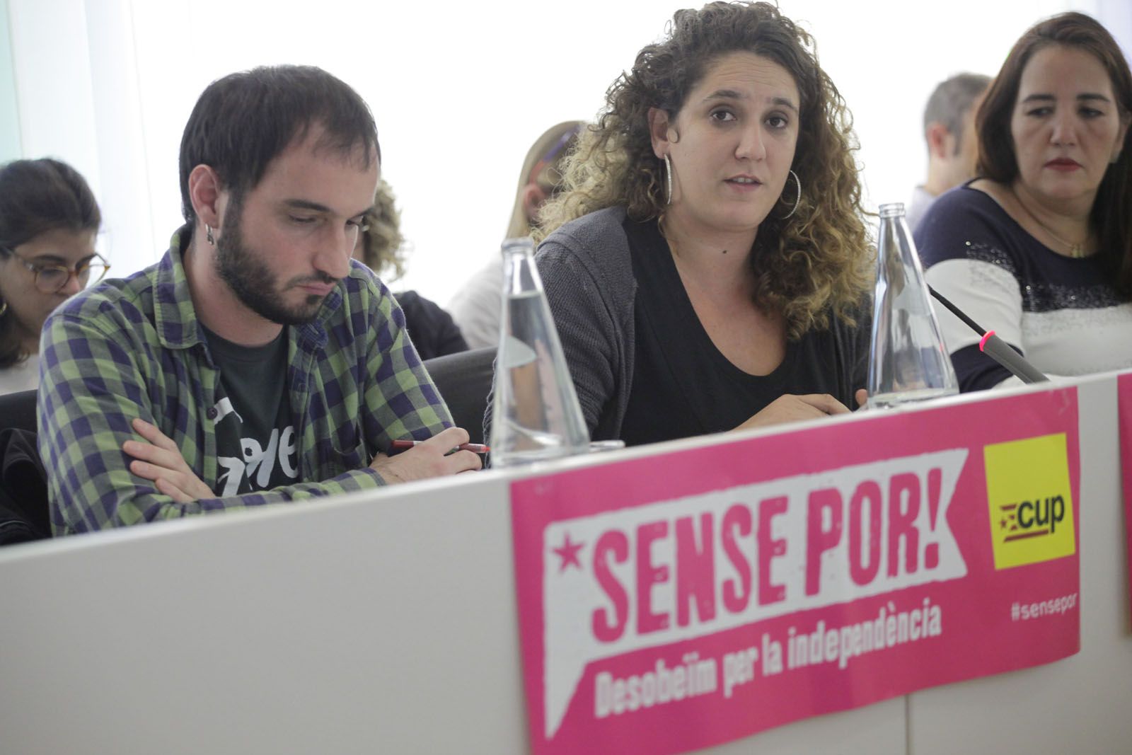 Regidors de la CUP durant un ple municipal a Sant Cugat FOTO: Artur Ribera