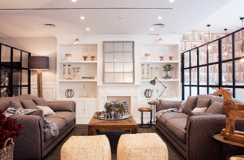 L'interior de la botiga recrea una llar FOTO: Cedida