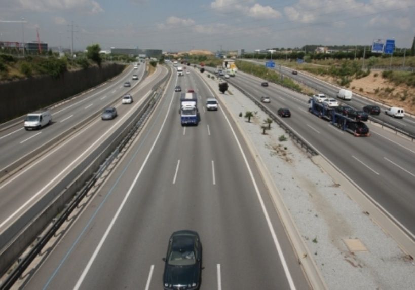 L'AP-7 al seu pas per Cerdanyola. FOTO: Arxiu