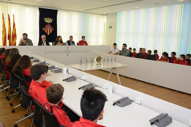 El Sant Cugat Esport FC ha ofert els 8 trofeus a l'Ajuntament. FOTO: Localpres