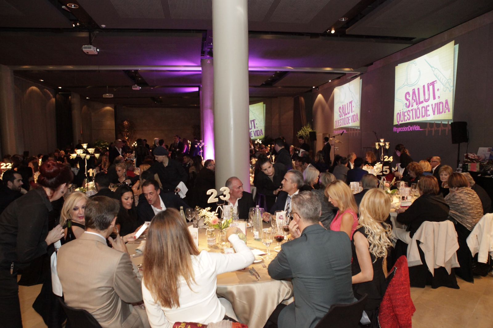 Imatge d'un dels sopars de la Fundació Dr. Ivan Mañero i l'ONG AMIC FOTO: Artur Ribera